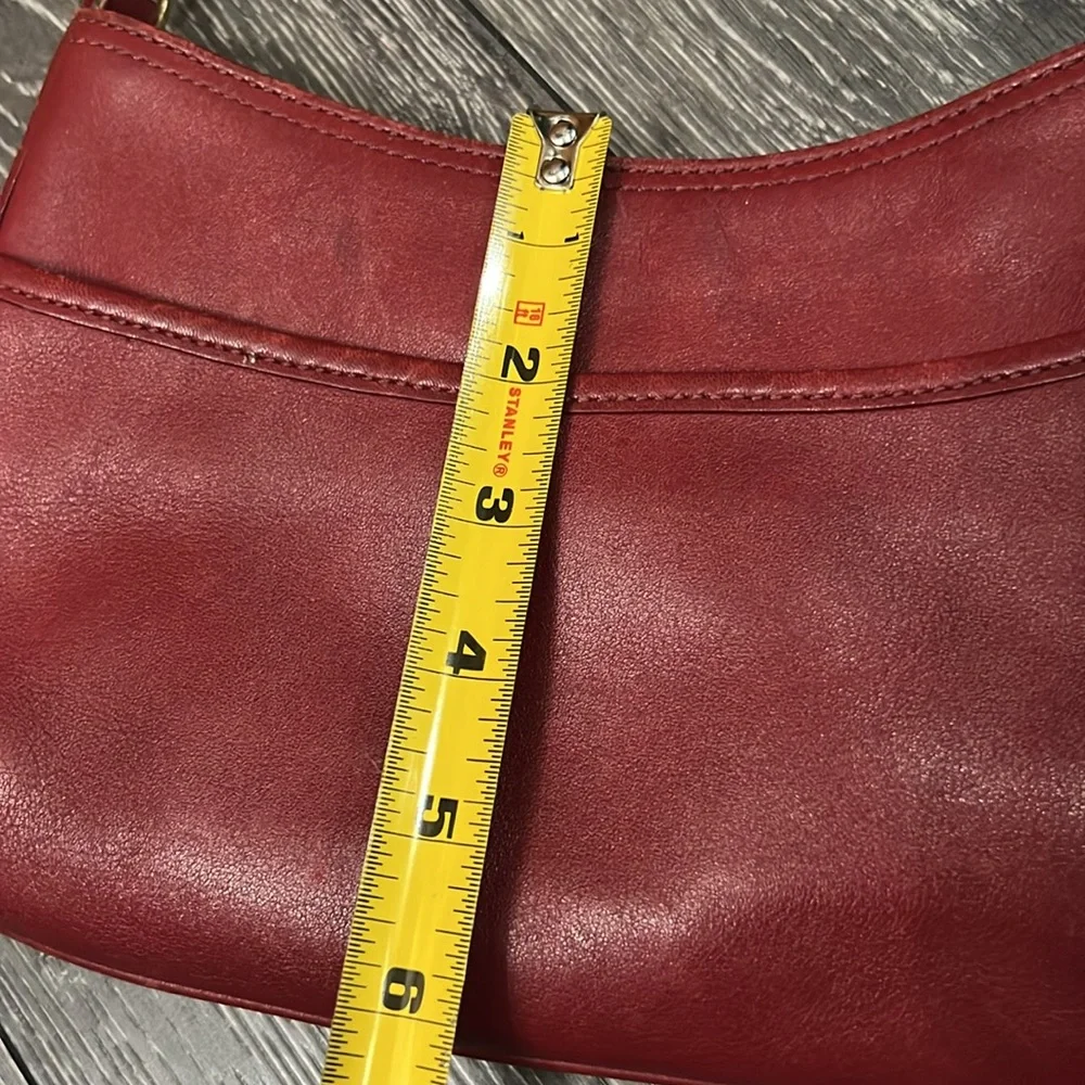 Chic Burgundy Leather Shoulder Bag - Picture 12 of 14
